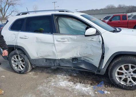 2017 Jeep Cherokee Latitude 4X4 z USA, uszkodzony, nr VIN 1C4PJMCS4HW614669